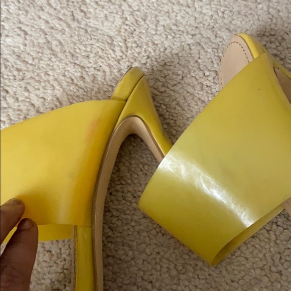 Vivi Yellow stiletto pointed toe mules sandals - Picture 9 of 11